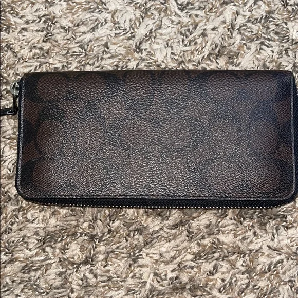 Coach Taxi Tote in signature canvas with a New York City taxi design w Wallet - Picture 11 of 11